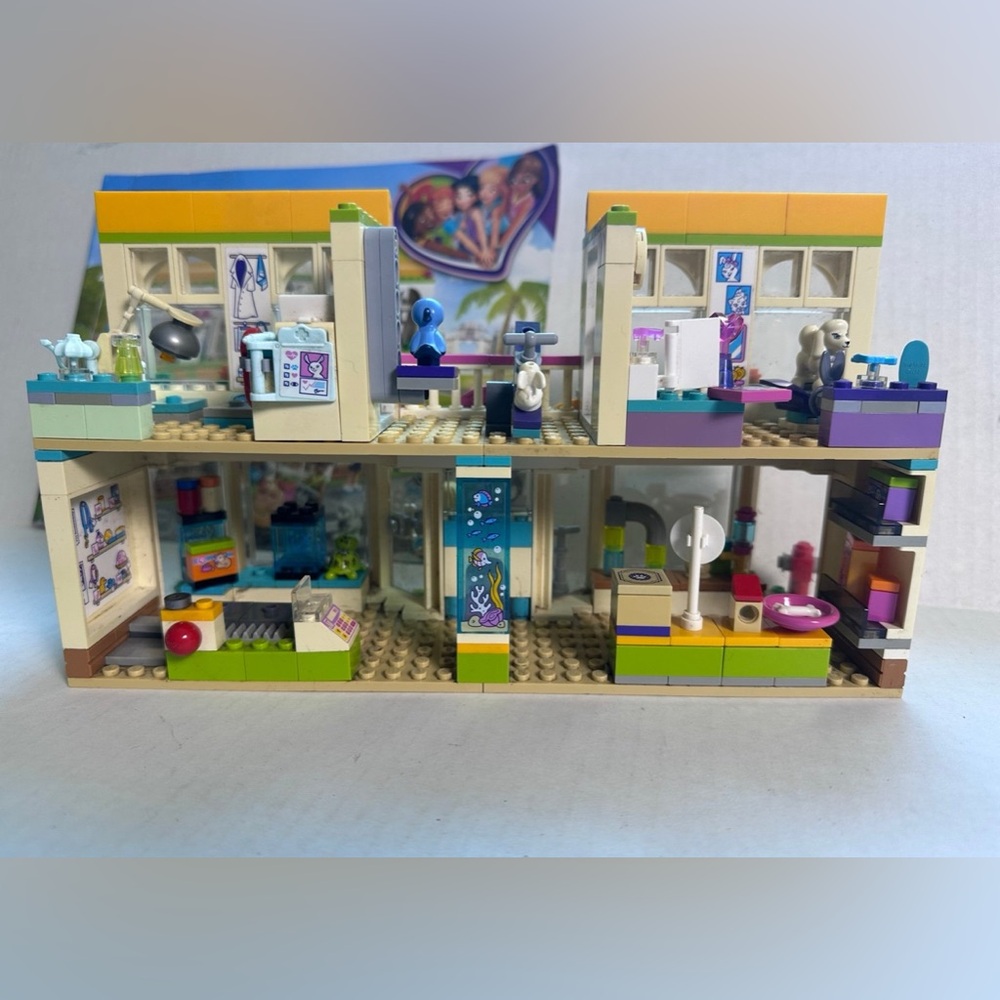 LEGO Friends Heartlake City Pet Center 41345 - Picture 5 of 6